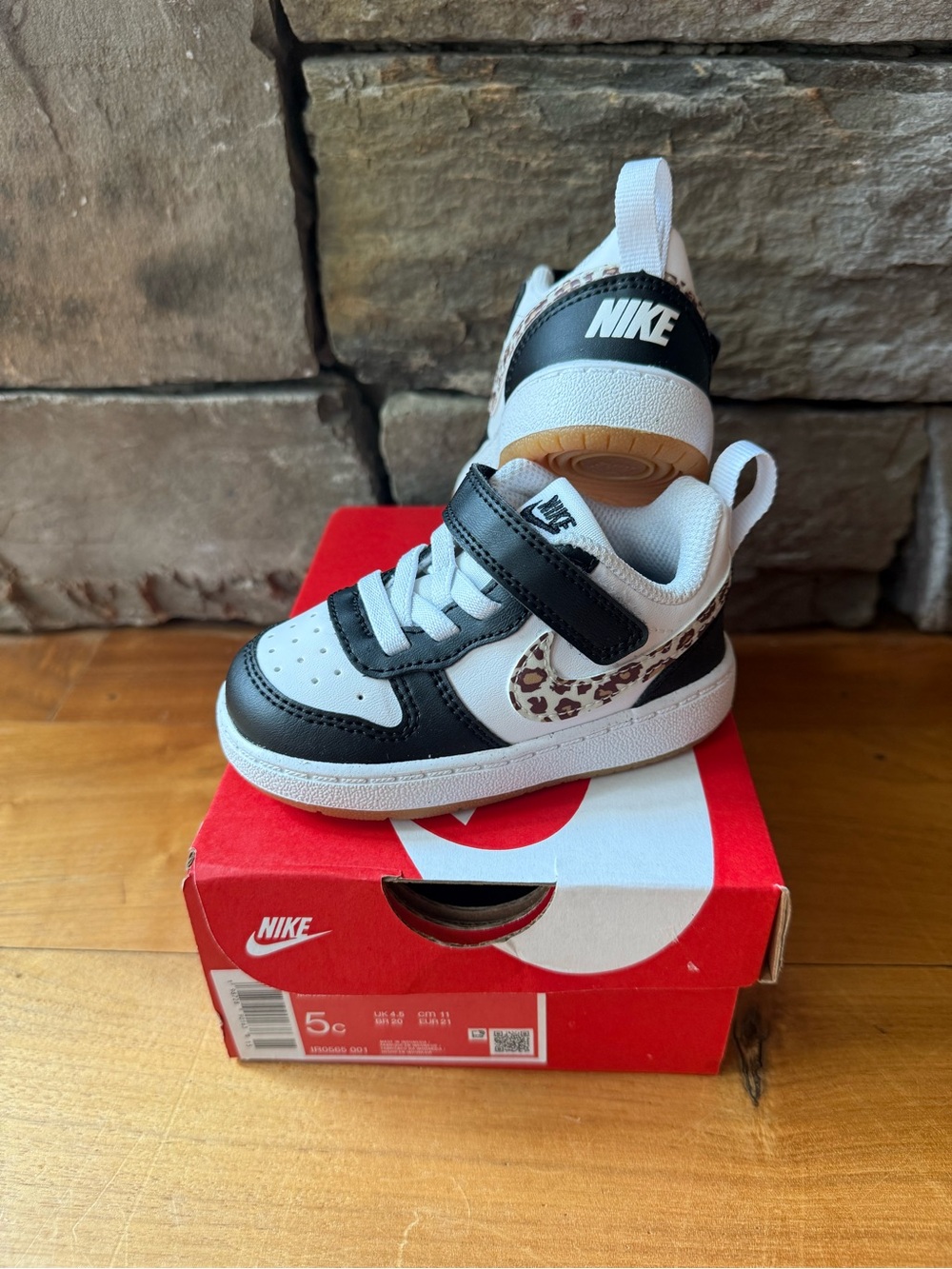 NIB/New Nike Baby Court Borough Low Size 5c